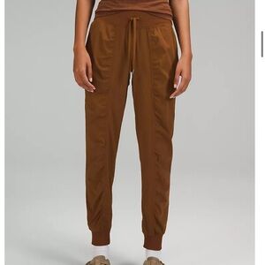 Dance Studio Jogger in Roasted Brown